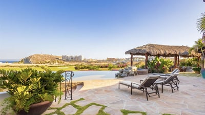 Luxury Villa Photo #20