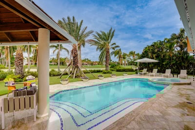 Luxury Villa Photo #5