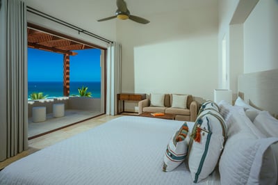 Luxury Villa Photo #26