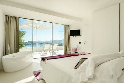 Luxury Villa Photo #26