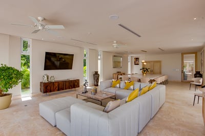 Luxury Villa Photo #17