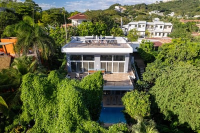 Luxury Villa Photo #36