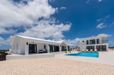 Luxury Villa Photo #3
