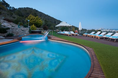 Luxury Villa Photo #9