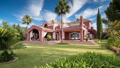 Luxury Villa Photo #8