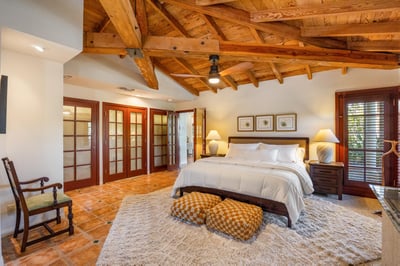 Luxury Villa Photo #26
