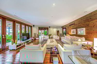 Luxury Villa Photo #21