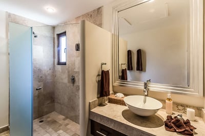 Luxury Villa Photo #17