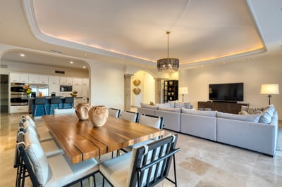 Luxury Villa Photo #24