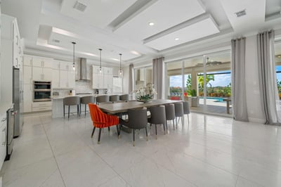 Luxury Villa Photo #23
