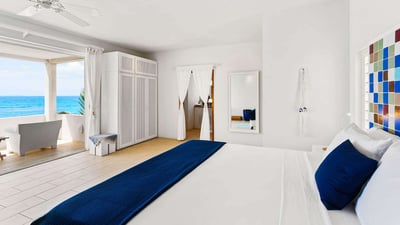 Luxury Villa Photo #15