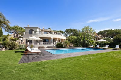Luxury Villa Photo #3