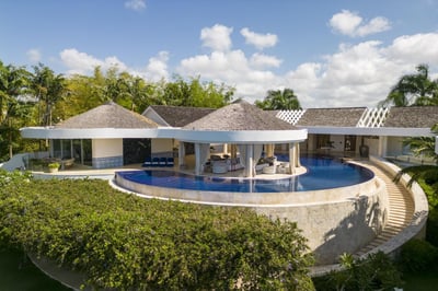 Luxury Villa Photo #3