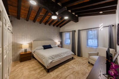 Luxury Villa Photo #39
