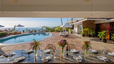 Luxury Villa Photo #18