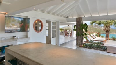 Luxury Villa Photo #23