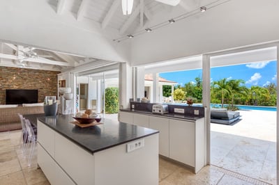 Luxury Villa Photo #15