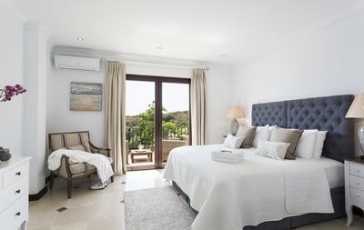 Luxury Villa Photo #18