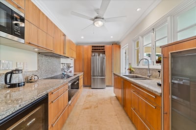 Luxury Villa Photo #16