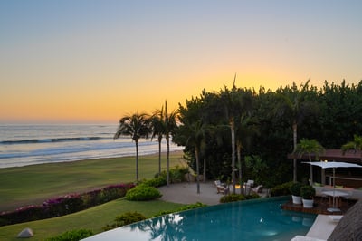 Luxury Villa Photo #9