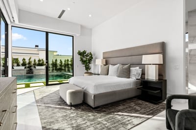 Luxury Villa Photo #25