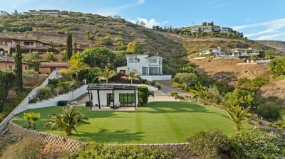 Luxury Villa Photo #11