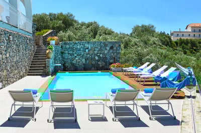 Luxury Villa Photo #2