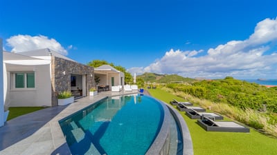 Luxury Villa Photo #3