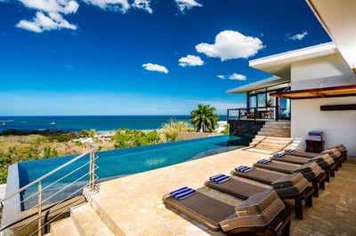 Luxury Villa Photo #3