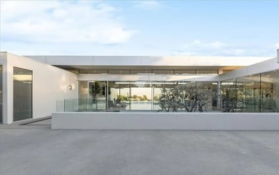Luxury Villa Photo #9