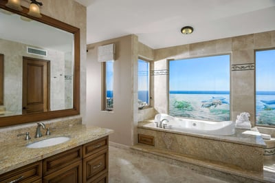 Luxury Villa Photo #42