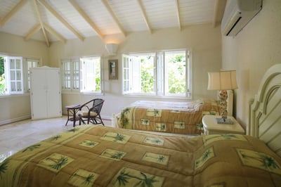 Luxury Villa Photo #16