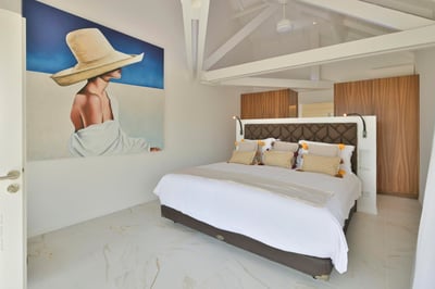 Luxury Villa Photo #41