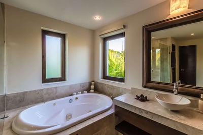 Luxury Villa Photo #18