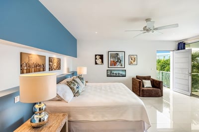 Luxury Villa Photo #24