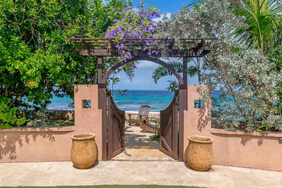 Luxury Villa Photo #13