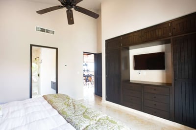 Luxury Villa Photo #40