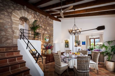 Luxury Villa Photo #10