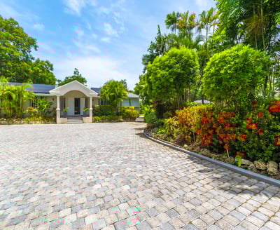 Luxury Villa Photo #47