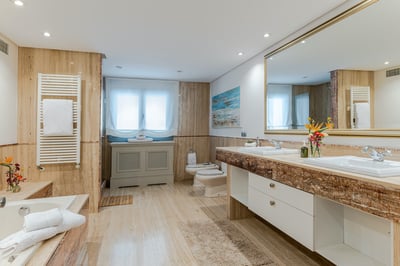 Luxury Villa Photo #36