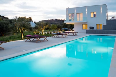 Luxury Villa Photo #15