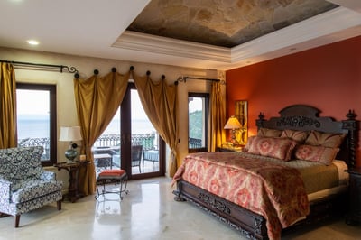 Luxury Villa Photo #17