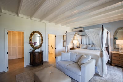 Luxury Villa Photo #27