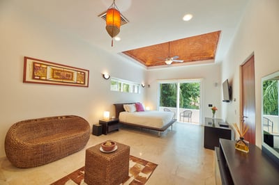 Luxury Villa Photo #26