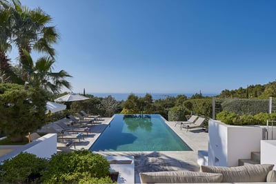 Luxury Villa Photo #2