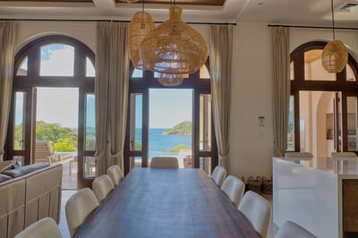 Luxury Villa Photo #12