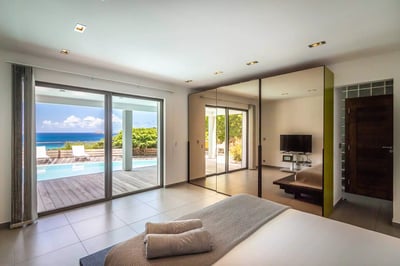 Luxury Villa Photo #24