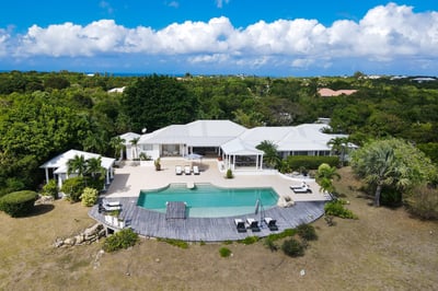 Luxury Villa Photo #6
