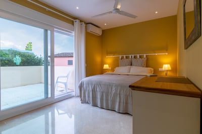Luxury Villa Photo #14