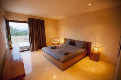 Luxury Villa Photo #17